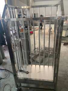 Jaula <span class=keywords><strong>de</strong></span> almacenamiento <span class=keywords><strong>de</strong></span> acero inoxidable <span class=keywords><strong>de</strong></span> malla <span class=keywords><strong>de</strong></span> alambre resistente, carrito <span class=keywords><strong>de</strong></span> lavandería <span class=keywords><strong>de</strong></span> limpieza <span class=keywords><strong>de</strong></span> hotel <span class=keywords><strong>de</strong></span> diseño personalizado con puerta - Product Image 4