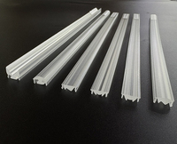60 °   Lentille optique linéaire PMMA à faisceau moyen pour profil de barre lumineuse LED, diffuseur extrudé transparent givré