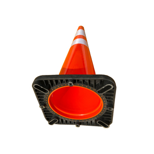 Cône de signalisation routière réfléchissant en PVC de 90 cm, durable, flexible, empilable, pour la sécurité routière, le stationnement, les autoroutes et la gestion des foules - Product Image 3