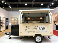 Cuisine mobile sur mesure, camion de restauration rapide, camion de nourriture, camion à hamburgers, bar à café et à glaces, en acier inoxydable isolé