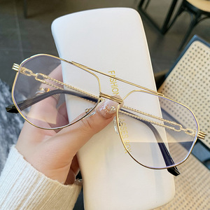 Nuovi <span class=keywords><strong>occhiali</strong></span> <span class=keywords><strong>da</strong></span> <span class=keywords><strong>sole</strong></span> <span class=keywords><strong>da</strong></span> uomo in metallo a doppio raggio protezione irregolare <span class=keywords><strong>da</strong></span> <span class=keywords><strong>sole</strong></span> <span class=keywords><strong>da</strong></span> <span class=keywords><strong>donna</strong></span> <span class=keywords><strong>occhiali</strong></span> <span class=keywords><strong>da</strong></span> <span class=keywords><strong>sole</strong></span> aviazione - Product Image 5