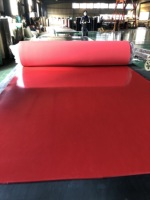 Feuille de revêtement en caoutchouc naturel latex avec dos adhésif en fibre et surface rugueuse