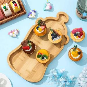 Bandeja de servir de bambú con forma de botella para frutas, refrigerios y té para niños con compartimentos divididos - Product Image 2