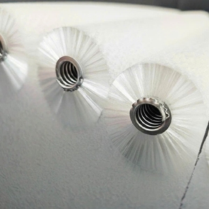 Cilindro de alambre de limpieza industrial Cepillo en espiral Mini cepillo de rodillo de fibra de nailon Aplicación versátil ODM OEM Hecho en Vietnam - Product Image 2