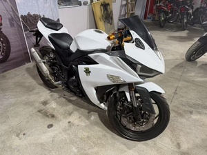 Moto Sportiva YAMAHA YZF <span class=keywords><strong>R6</strong></span> di Seconda Mano, 400cc, Motocicletta da Corsa con Velocità Massima >80km/h - Product Image 2