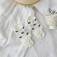 Nouvelles chaussettes courtes basses colorées et amusantes de style tendance avec un design caché pour femmes, en coton.