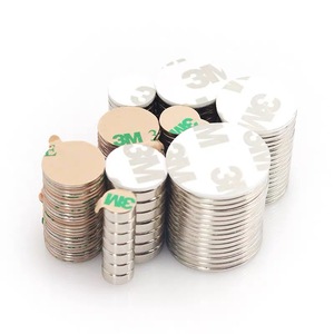 Prezzo competitivo su misura 10mm disco permanente <span class=keywords><strong>magneti</strong></span> 12mm Neo rotondo <span class=keywords><strong>adesivo</strong></span> <span class=keywords><strong>magneti</strong></span> <span class=keywords><strong>per</strong></span> la scatola - Product Image 3