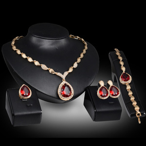 Exquisito conjunto de joyería de moda de cuatro piezas gota de agua gema aleación chapado en oro collar pulsera pendiente anillo para banquetes nupciales - Product Image 6