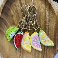 Fil à tricoter pour crochet : Pendentifs fruits tricotés à la main (pastèque, citron, kiwi) et motifs amigurumi en forme de fruits pour porte-clés