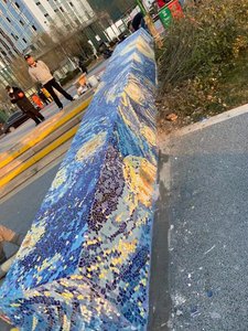 Mosaico de azulejos cerámicos personalizados con diseño de la Noche Estrellada de Van Gogh para piscinas, interiores, paredes y fondos de entrada. - Product Image 3