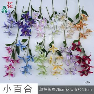 Lys en soie artificiels, fleurs rondes pour décoration murale de mariage, fabriqués en Chine, en plastique gaufré façon os - Product Image 2