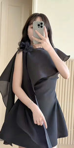 Conjunto de Vestido Corto Negro con Chal Floral en el Cuello, Vestido Mini de Manga Corta con Estampado Floral, Vestido Casual Elegante de Alta Calidad con Corte en A - Product Image 6