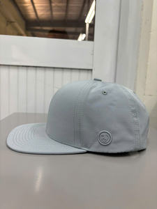 หมวกกอล์ฟกีฬาโพลีเอสเตอร์กันน้ำแบบ 6 แผงสั่งทำพิเศษ หมวกเบสบอลแบบมีรูระบายอากาศ หมวกแก๊ปแบบสแนปแบ็คพร้อมแผ่น PVC แบบกำหนดเอง - Product Image 2