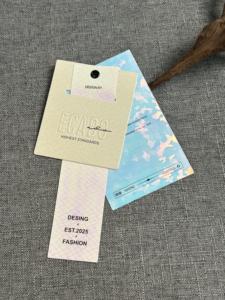 Etiquetas Personalizadas para Ropa con Logotipo |   Etiqueta Colgante Premium Impresa para Marcas de Ropa - Product Image 3