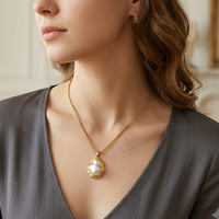 Collier Pendentif Perle Baroque pour Femme en Gros, Chaîne Vintage en Acier Inoxydable Doré, Bijou Tendance