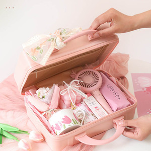 Nuevo estilo <span class=keywords><strong>de</strong></span> recuerdos <span class=keywords><strong>de</strong></span> boda para invitados, caja <span class=keywords><strong>de</strong></span> regalo <span class=keywords><strong>de</strong></span> maleta <span class=keywords><strong>de</strong></span> color rosa para niñas, mejor amigo, juego <span class=keywords><strong>de</strong></span> caja <span class=keywords><strong>de</strong></span> regalo creativa para dama <span class=keywords><strong>de</strong></span> honor - Product Image 3