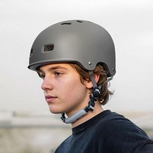 Casque de sécurité personnalisé homologué CE pour vélo BMX, skateboard, cyclisme, trottinette électrique, patins à roulettes pour adultes unisexe - Product Image 4