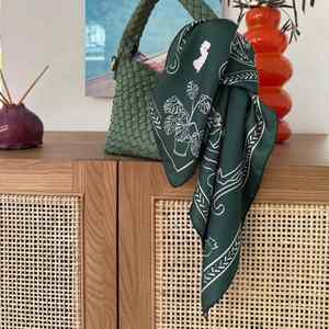 ผ้าพันคอแบบกำหนดเองสำหรับงานแต่งงาน ผ้าเช็ดหน้าแบบกำหนดเอง ของขวัญสำหรับงานเลี้ยงสละโสด ออสติน บาช ผ้าพันคอคาวเกิร์ลสไตล์ตะวันตก - Product Image 1