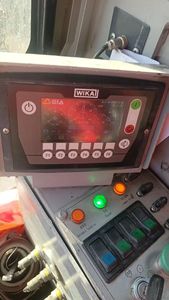 Hete Verkoop Geïntegreerde Cabine Explosieven Gat Mijnbouw Gebruikt Booreiland Open Pit Hydraulische Tweede Cabine Crawler Boorinstallatie Te Koop - Product Image 5