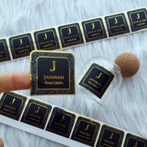 Autocollant adhésif personnalisé imprimé découpé à la forme Film de gaufrage à chaud doré Vinyle PET Étanche Transparent Étiquette en relief pour bouteilles - Product Image 6