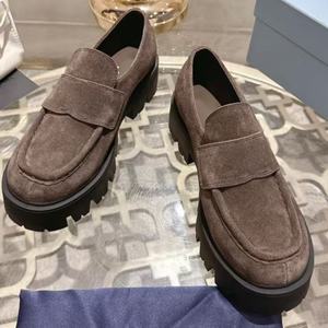 รองเท้าลำลองพื้นหนาแบบตาข่าย สไตล์เรโทรอังกฤษ แบบสวมสบาย ระบายอากาศได้ดี พร้อมพื้นรองรับแรงกระแทก เดินสบาย - Product Image 6