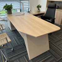 Ensemble de bureau de direction moderne de luxe léger, table de patron minimaliste en bois avec armoire latérale et chaise de bureau ergonomique