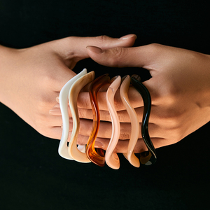 2025 Offre Spéciale nouveau Boho Style personnalité acrylique <span class=keywords><strong>Bracelet</strong></span> à la mode coloré cravate teinture processus femmes manchette <span class=keywords><strong>Bracelet</strong></span> - Product Image 1