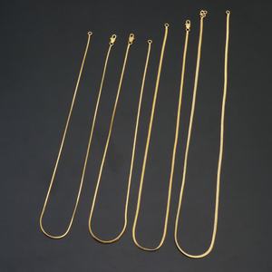 Collar de Cadena de Hueso de Serpiente Chapado en Oro de 24Kt de Moda, Diseño de Joyería para Hombre, Material Principal Latón, Suministro de Fábrica - Product Image 1