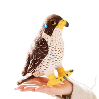 Peluche réaliste personnalisée de faucon pèlerin, jouet en peluche super doux, animal en peluche réaliste pour les souvenirs d'anniversaire, les souvenirs du zoo et les cadeaux éducatifs