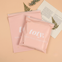 Sac à fermeture éclair coulissante noir givré personnalisé sans logo, pochette d'emballage en plastique pour T-shirt avec curseur de fermeture éclair blanc pour la vente en gros de vêtements