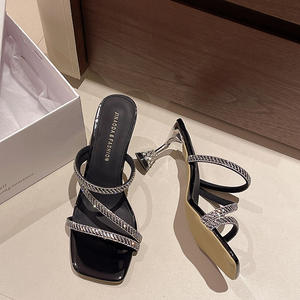 Nouvelles Chaussures de Mariée pour Femme Style Été, Talons Hauts Imperméables Ornés de Cristaux avec Bout Pointu, Idéales pour l'Extérieur - Product Image 3