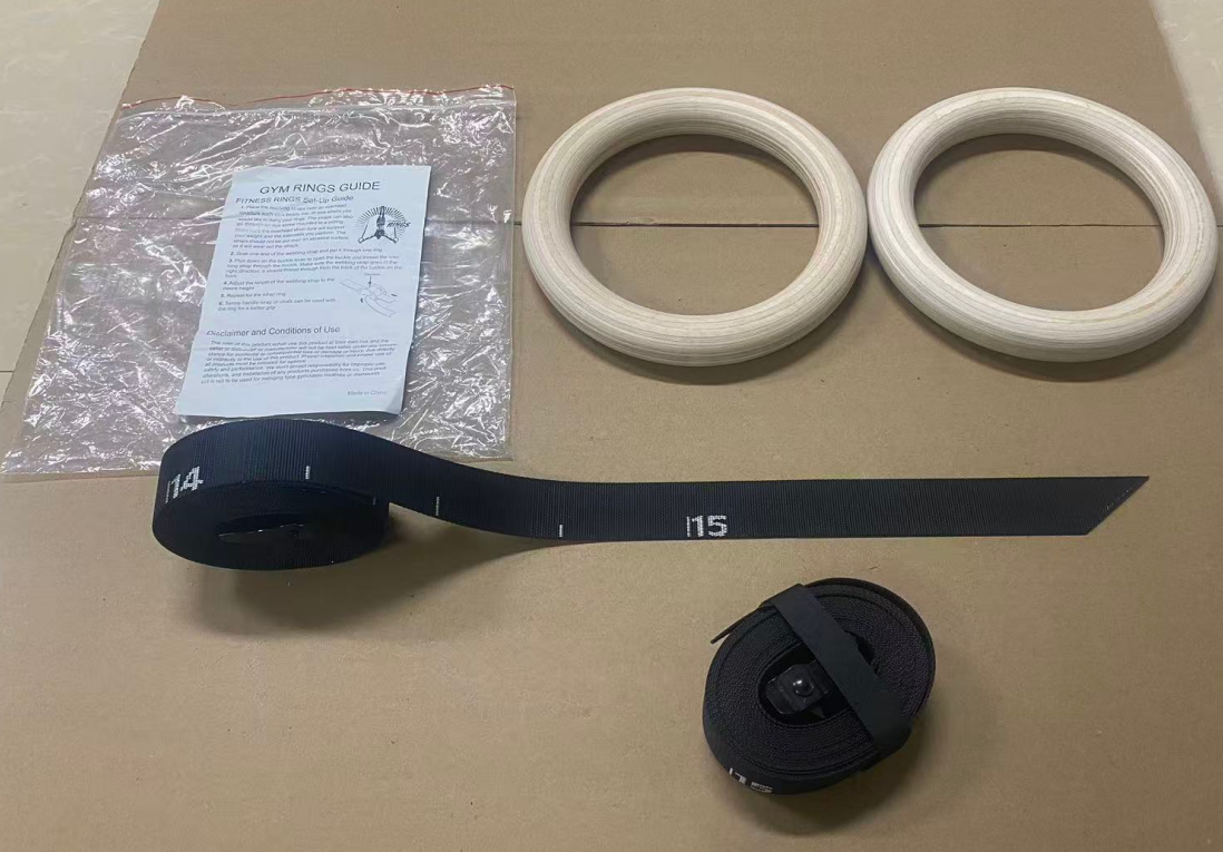 Blanc 28 mm, avec échelle et bracelets de 25 mm.