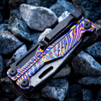 Pince multifonction tactique portable 20-en-1 pour extérieur, avec lame en acier Damas, usinée CNC de haute précision, clé à molette, plus de 500 points de torsion, lame de scie en titane et lime