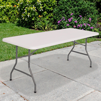 Meubles de jardin modernes et légers pour l'extérieur, table à manger pliante en plastique HDPE avec plateau blanc de 6 pieds