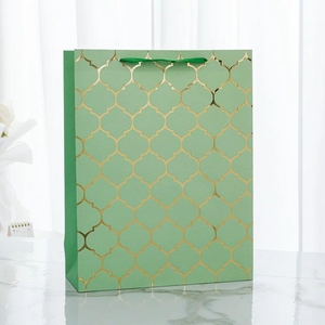 Sang Trọng Tùy Chỉnh In Ấn Thiết Kế Độc Đáo Các Tông Màu Trắng Túi Giấy Với Ribbon Xử Lý Lá Vàng Quà Tặng Mua Sắm Túi - Product Image 4