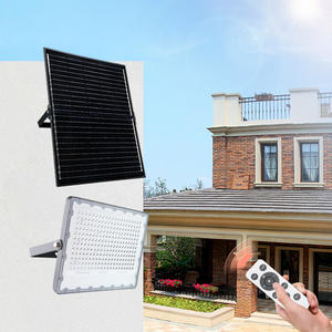 KCD carcasa de aluminio automático anochecer al amanecer <span class=keywords><strong>campo</strong></span> de fútbol al aire libre Venta caliente RGB 50W Luz de inundación LED solar fotosensible - Product Image 1