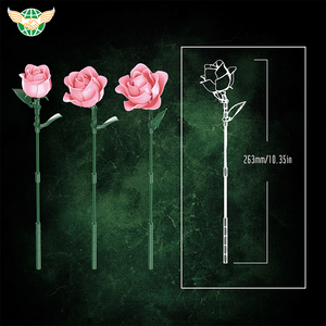 Set di regali di san valentino 585 pezzi di fiori 11019 rose rosa gratis - Product Image 2