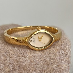 Reloj de Pulsera IEKE 1027 con Diseño de Hoja de Sauce: Elegante, Sencillo, Moderno y de Alta Gama para Mujer con Estilo Vintage - Product Image 1