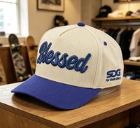5-delige gestructureerde baseballcap groothandel handborduurwerk fruitmotief off-white kroon 100% katoenen velours gestreept tweekleurig