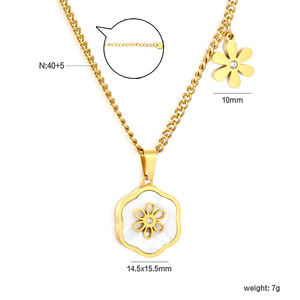 Collier pendentif tendance plaqué or, motif floral avec incrustation de cristaux, bijou à porter au quotidien, cadeau - Product Image 5