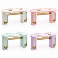 Table de manucure lilas avec lampe de travail pour salon de manucure