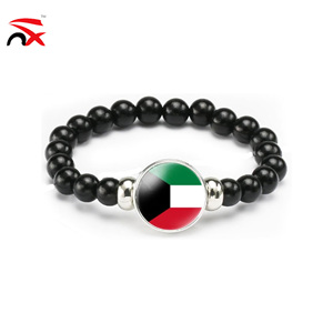 Venta al por mayor de productos de apoyo a la bandera de Kuwait: Funda <span class=keywords><strong>para</strong></span> capó de coche <span class=keywords><strong>con</strong></span> la bandera de Kuwait, Bolso tote, Pulsera <span class=keywords><strong>para</strong></span> el Día Nacional, eventos y animación. - Product Image 6