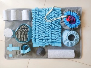 Piazze divertenti imbottiture profumate per animali da addestramento giocattoli IQ con ventose che decomprimono coperte per cani che nascondono pastiglie profumate - Product Image 4