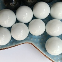 Billes de marbre blanches polies de 18 mm, 20 mm, 25 mm, 30 mm pour jeu de roulette