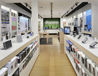 Conception moderne de magasin de vente au détail d'ordinateurs, showroom d'ordinateurs portables électroniques, conception de magasin d'ordinateurs