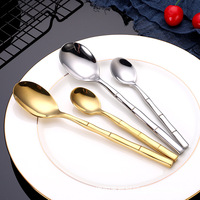 Couteau à steak de luxe en acier Damas, écologique, jetable, design vintage, avec logo personnalisé, pour hôtels et mariages, vaisselle dorée et argentée
