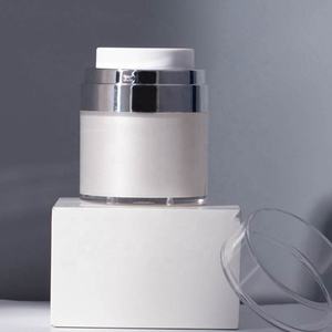 Vaso per crema per lozione con pompa a pressione Airless da <span class=keywords><strong>30</strong></span> <span class=keywords><strong>ml</strong></span> per la cura della pelle cosmetica riutilizzabile in acrilico vuoto di lusso - Product Image 4