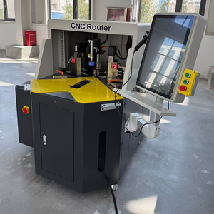 Machine de sertissage d'angle CNC 10 axes en aluminium, machine de jonction d'angle automatique à 4 têtes pour profilés de fenêtres et de portes - Product Image 3