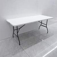 Table pliante rectangulaire en plastique blanc populaire, légère et au design moderne pour les hôtels et les fêtes - Vente directe d'usine