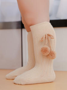 Automne Hiver Enfants Bébé Chaussettes INS Double Aiguille Draw Ball Chaussettes De Sol En Trois Dimensions Chaudes Super Doux Bébé Chaussettes En <span class=keywords><strong>Tricot</strong></span> - Product Image 4